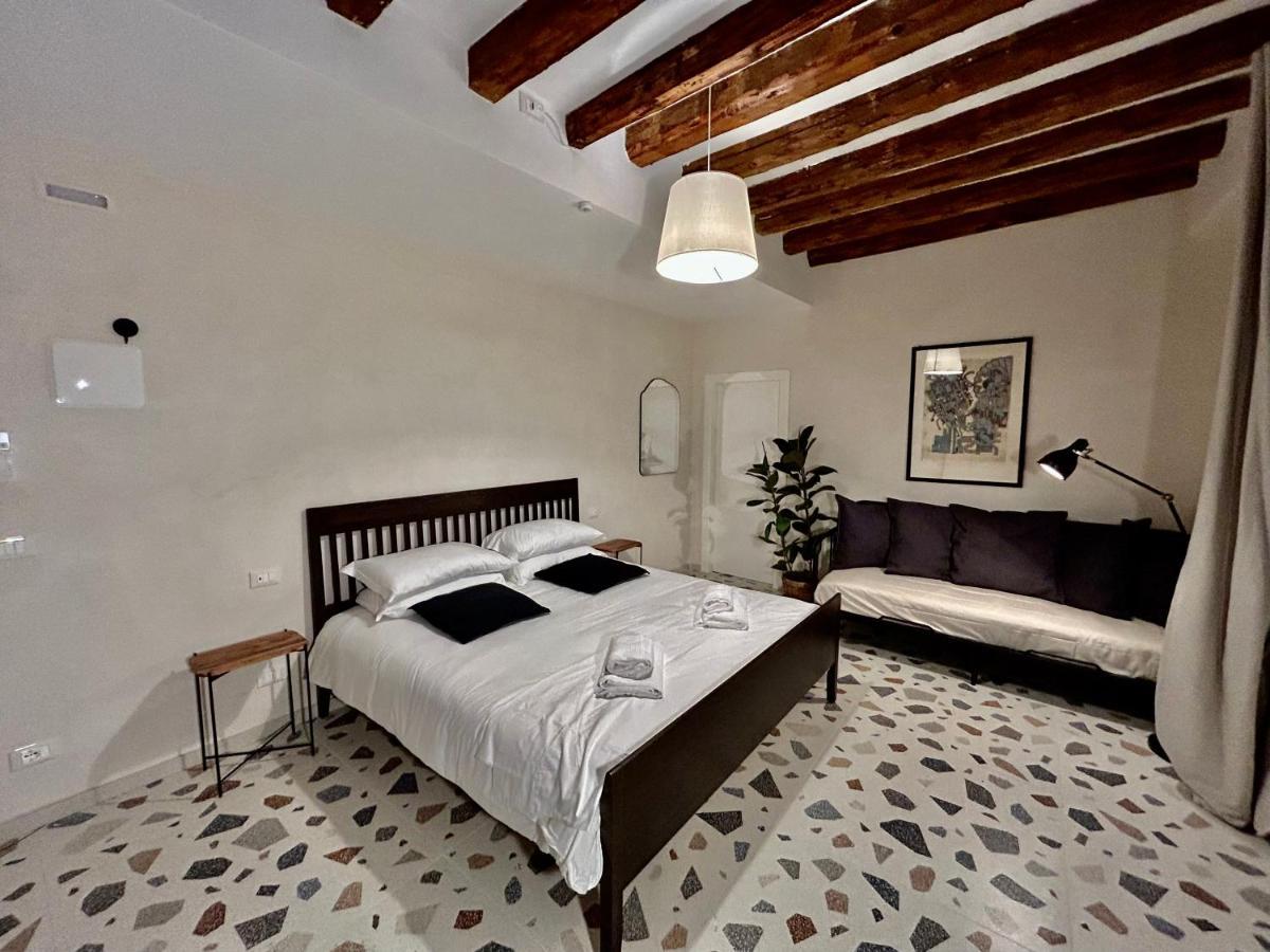 Farini Suites Wi-Fi Venedig Exteriör bild