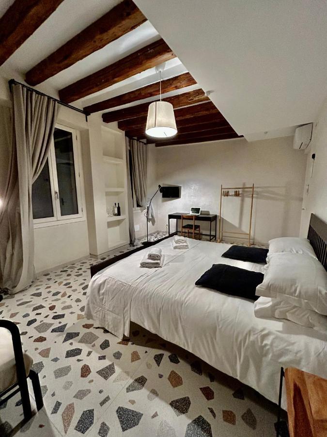Farini Suites Wi-Fi Venedig Exteriör bild