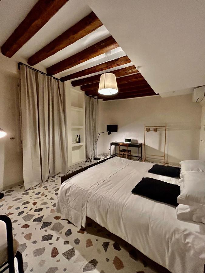 Farini Suites Wi-Fi Venedig Exteriör bild