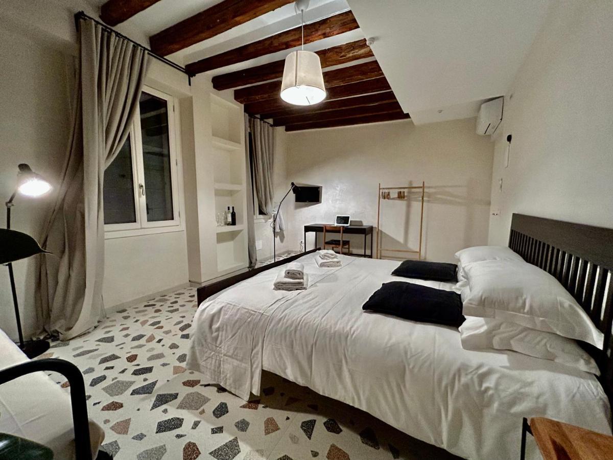 Farini Suites Wi-Fi Venedig Exteriör bild
