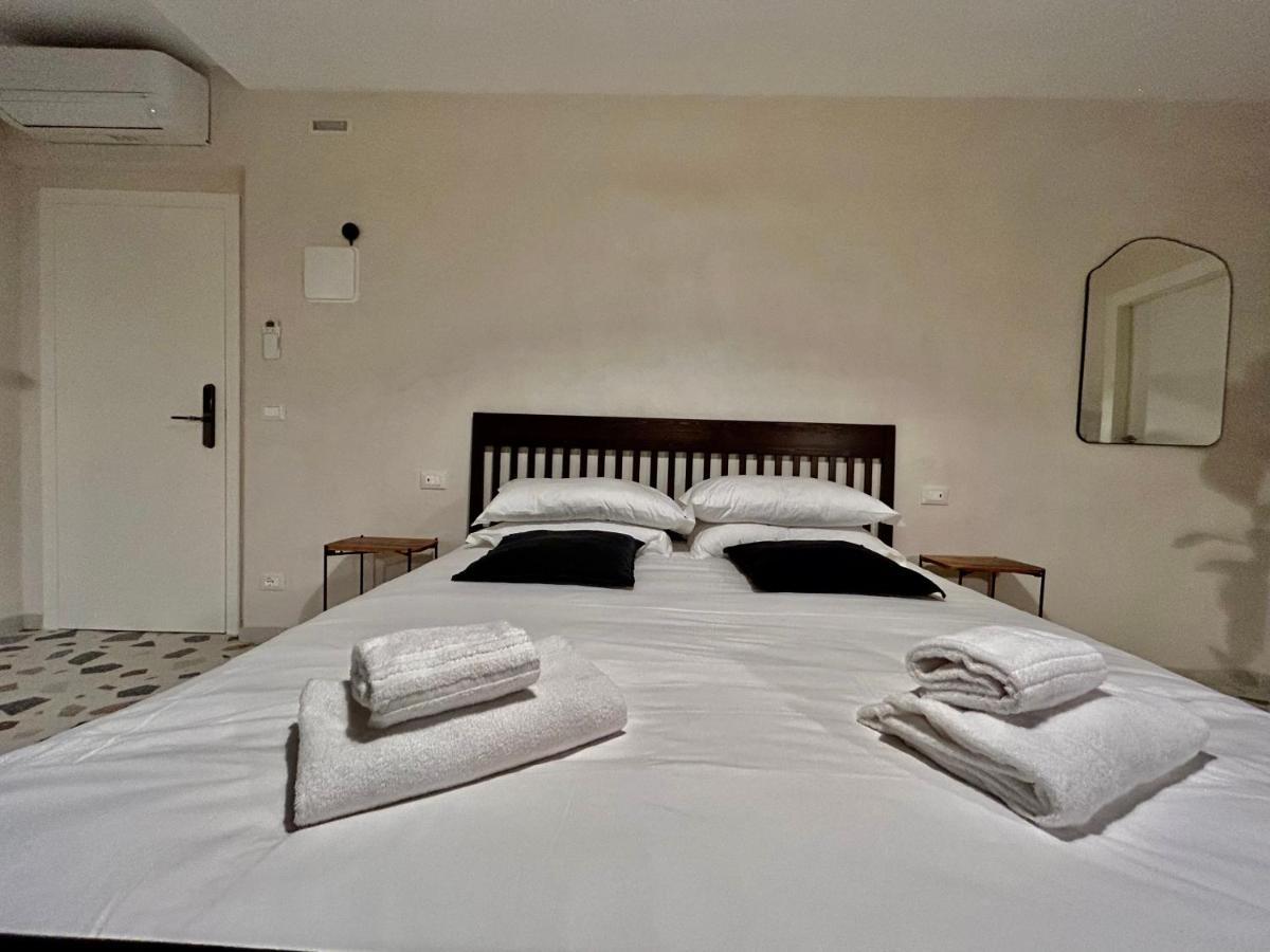 Farini Suites Wi-Fi Venedig Exteriör bild