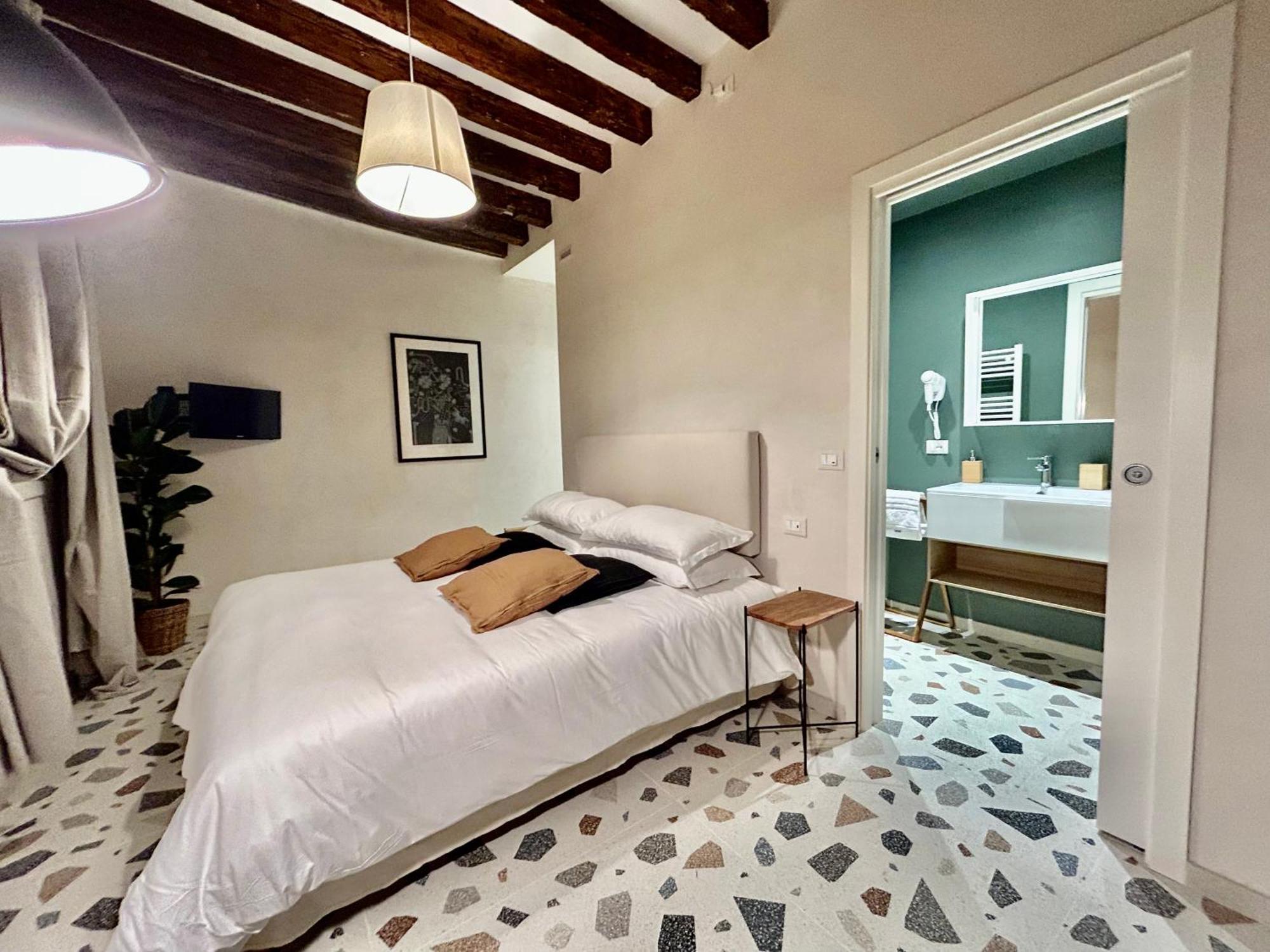 Farini Suites Wi-Fi Venedig Exteriör bild