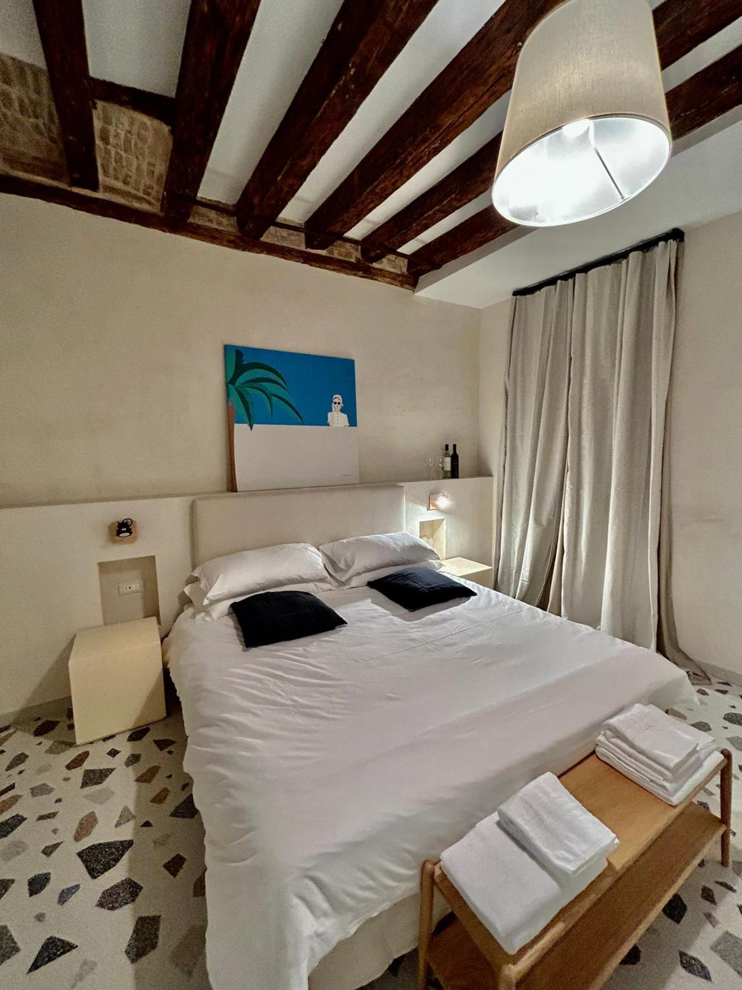 Farini Suites Wi-Fi Venedig Exteriör bild