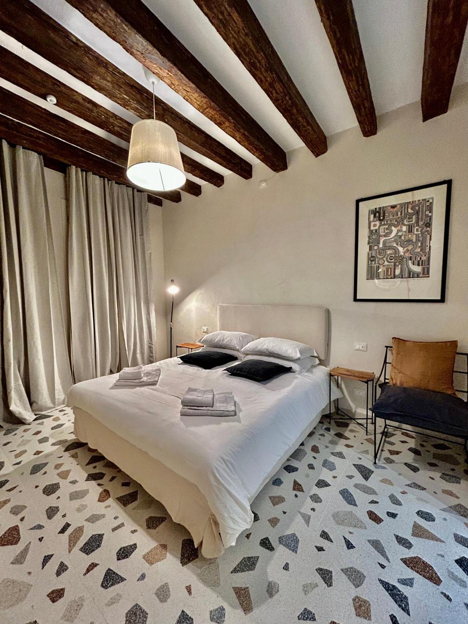 Farini Suites Wi-Fi Venedig Exteriör bild