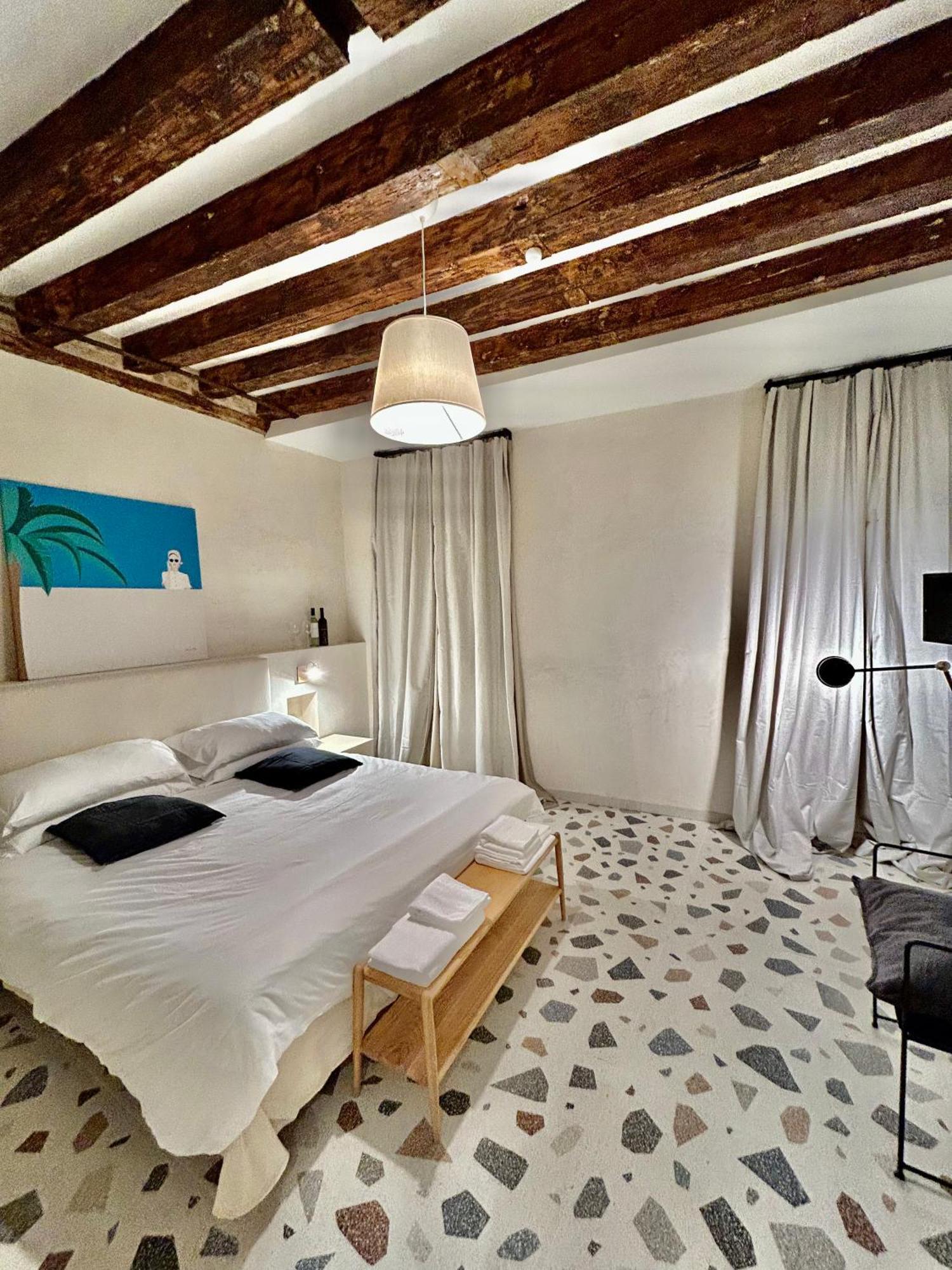 Farini Suites Wi-Fi Venedig Exteriör bild